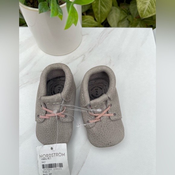 Freshly Picked leather soft sole Oxfords Baby size 2 - Picture 2 of 7